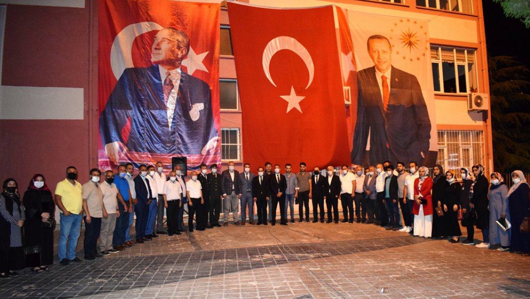 15 TEMMUZ DEMOKRASİ VE MİLLİ BİRLİK GÜNÜ' ANMA PROGRAMI DÜZENLENDİ ...