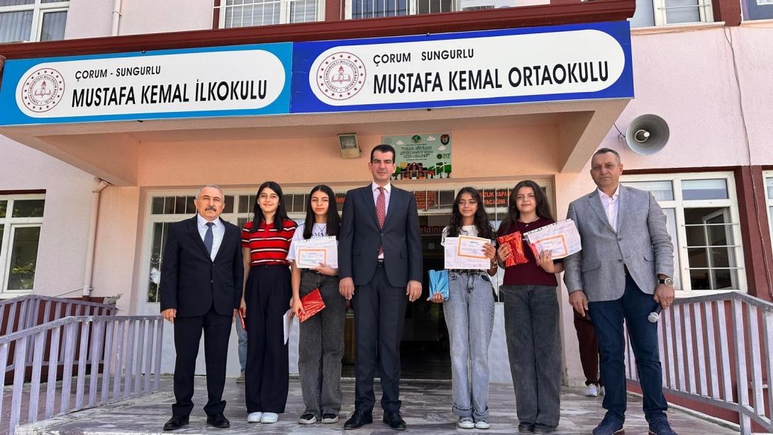 İLÇEMİZ OKULLARINDA KARNE HEYECANI